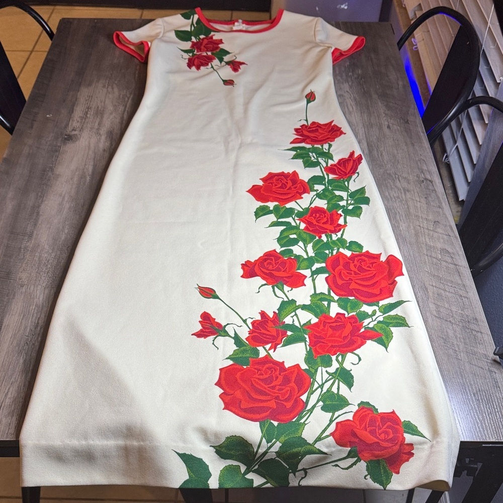 Vintage 1960/70 Alfred Shaheen Floral Rose Hawaiian Mod Dress in Cream and Red